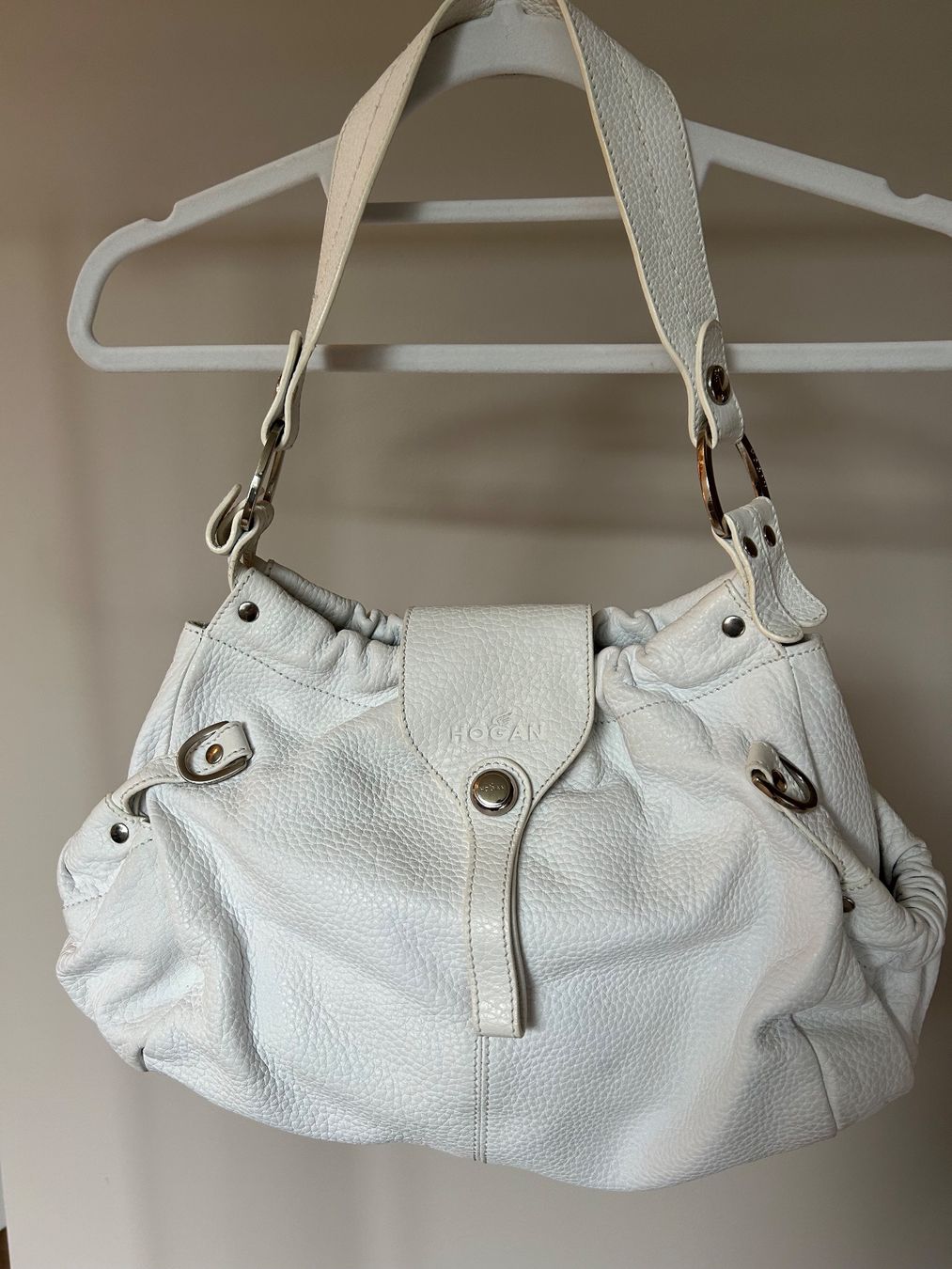 Hogan Borse da donna: Hogan weisse Leder Handtasche – Usato da Kilchberg ZH venduto da Shiraz3