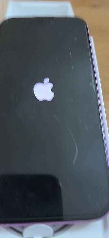 Apple Portables: Apple iPhone 16.128gb Pink – D'occasion à Neuhausen am Rheinfall par Khawar1973 2