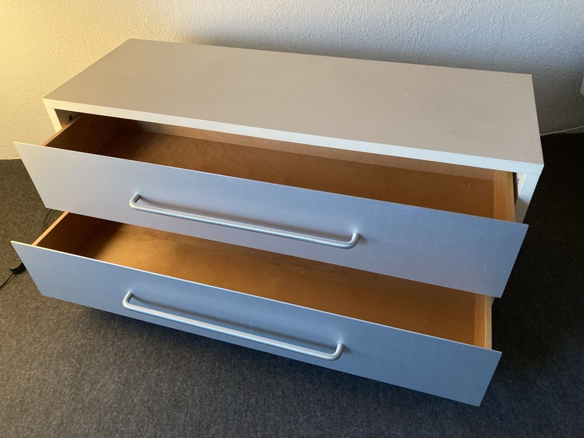 Cassettiere: Praktisches Sideboard mit 2 Schubladen, hellgrau/weiss – Usato da Belp venduto da Doc_Matt_Rox 2