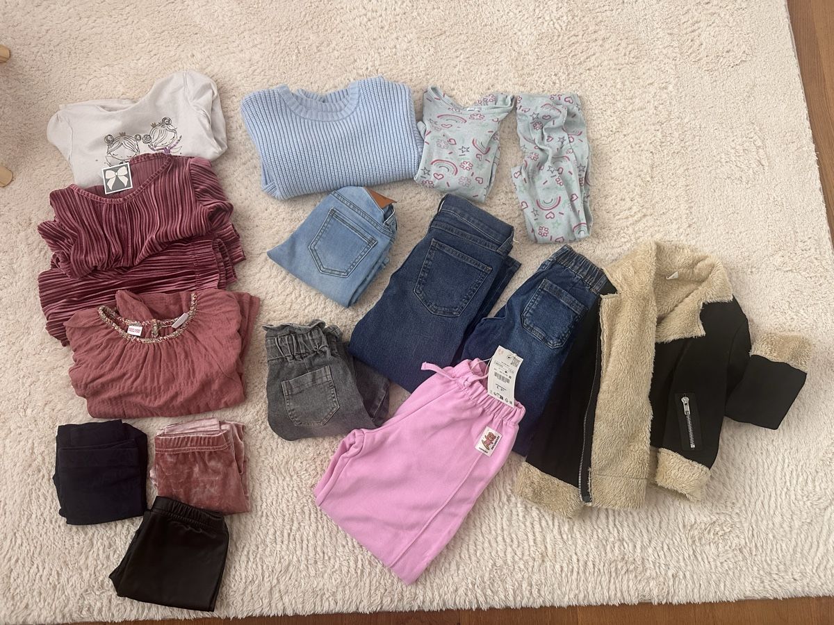 Ensembles coordonnés: Mädchen Kleiderpaket Grösse 110/116 – Neuf (Voir description) à Romanshorn par SNSF12