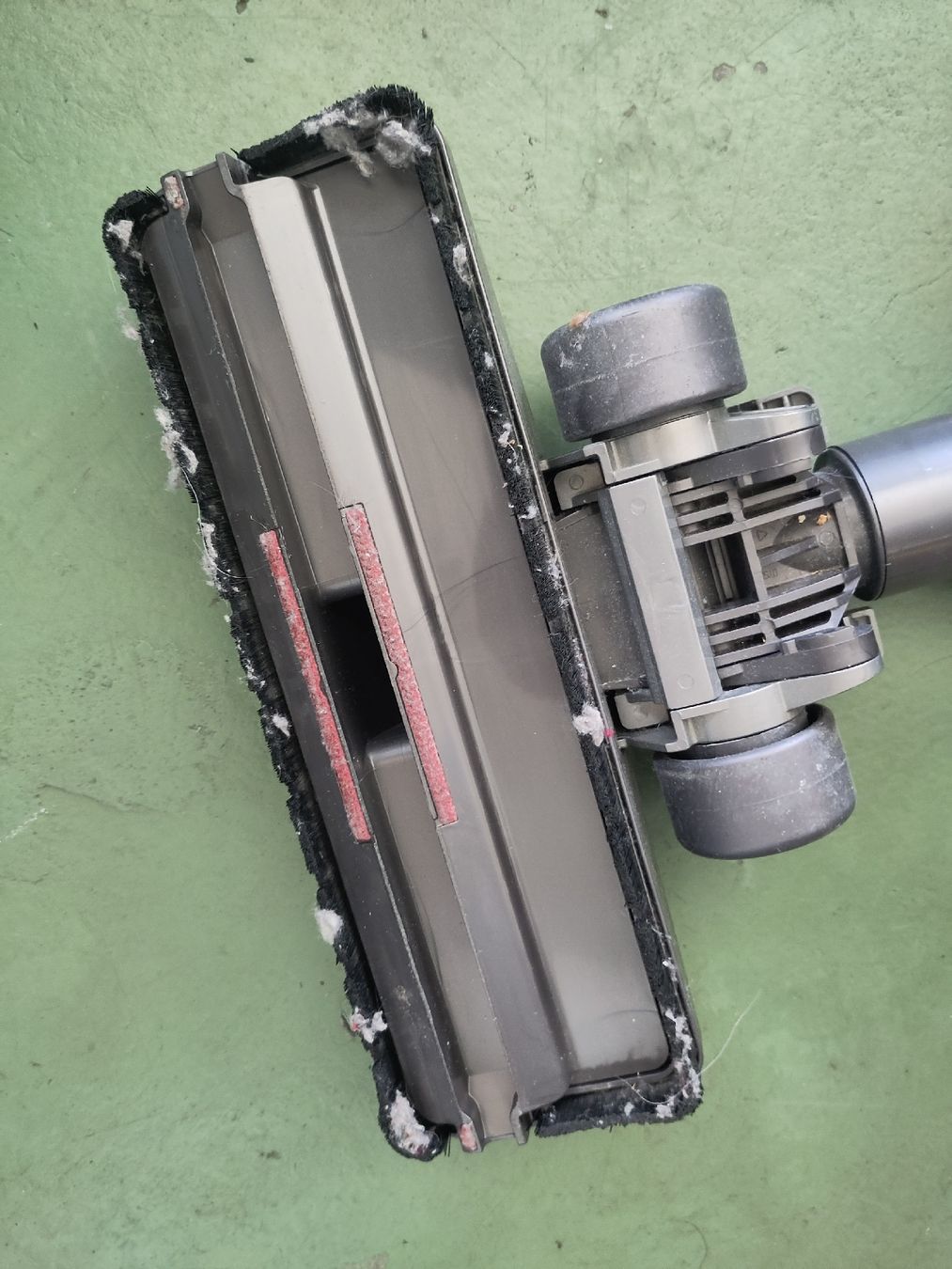 Dyson Aspirapolveri & Accessori: Dyson Ball Staubsauger DC33c – Usato da Pratteln venduto da Cartonsducoeur_bl 4