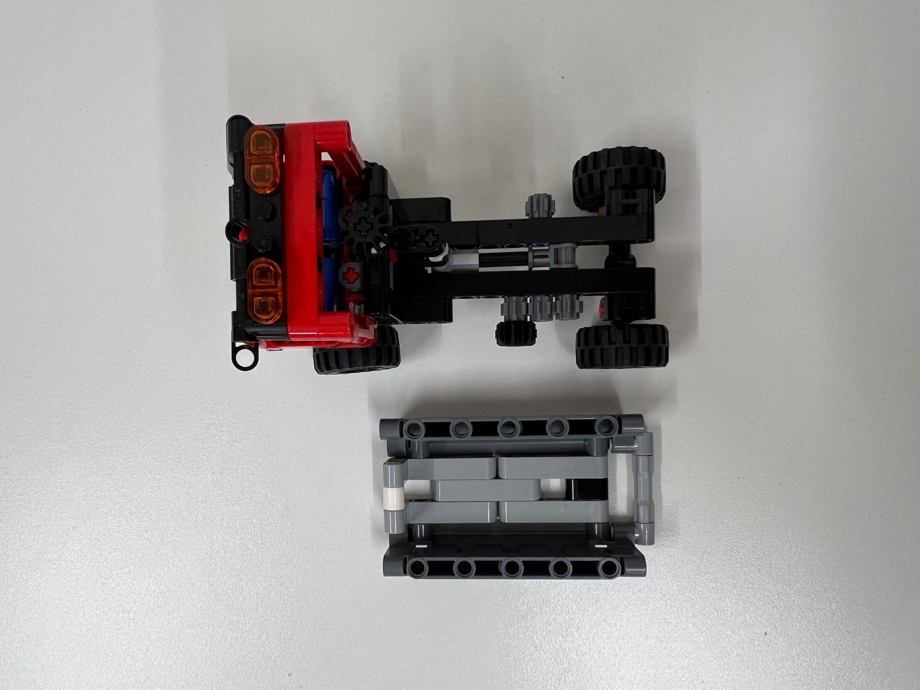 Lego Kit di costruzioni: LEGO Technic 42084 - Toller Absetzkipper! – Usato da Bottmingen venduto da Botbas 6