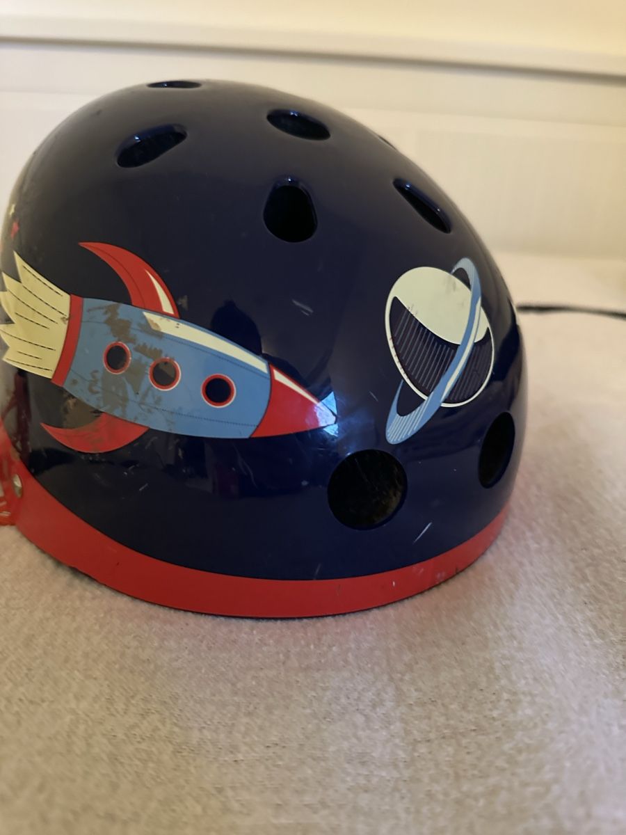 Micro Caschi: Micro Helmet Rocket Spaceship Design 48-53cm - Perfect for S – Usato da Zürich venduto da car_68nt