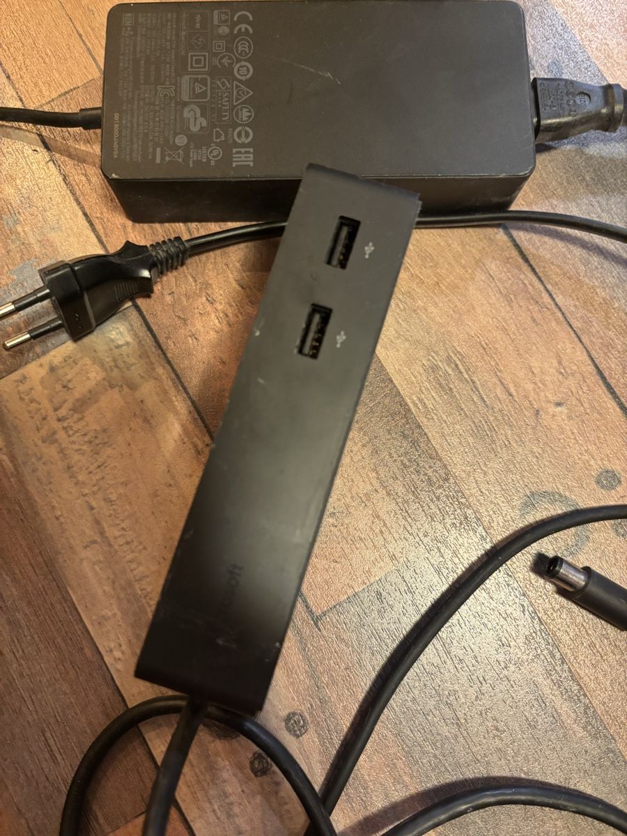Microsoft Docking station: Microsoft Surface Dock mit Netzteil – D'occasion à Wattwil par gi.otsche 2