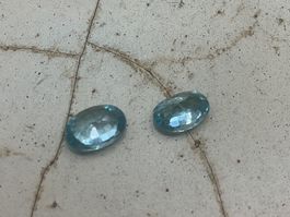 Zirkone 2 Stück, zusammen 2.3ct