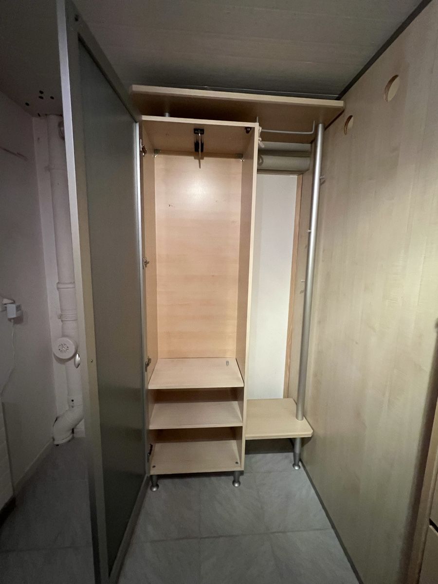 Garderobe: Garderobe mit Spiegel, Kleiderstange, Tablare – Gebraucht aus Ettingen von PetraHeinis0274 1