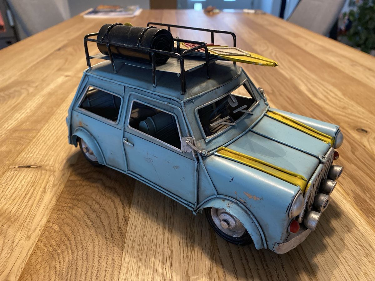 Modellini d'auto: Cooles Mini Oldtimer Deko Auto mit Surfbrett, Vintage Look! – Usato da Kaltenbach venduto da gilgli 1
