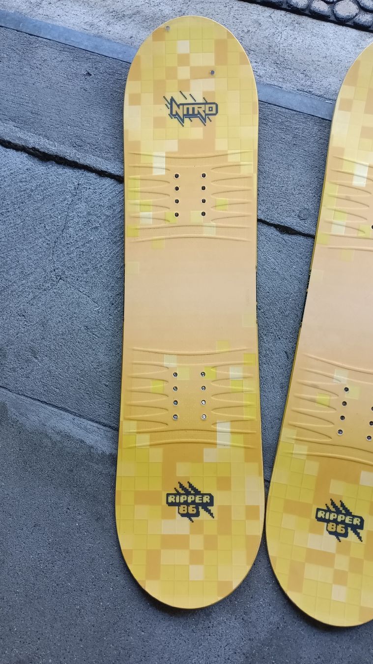 Snowboard Nitro Boards: 5x Nitro Ripper 86, 2x Bindungen  – Gebraucht aus Malleray von Maths1 1