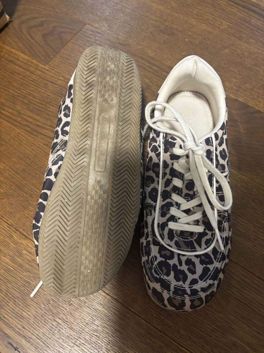 Chaussures filles: Turnschuhe 35 – D'occasion à Buchrain par Ham2383 1