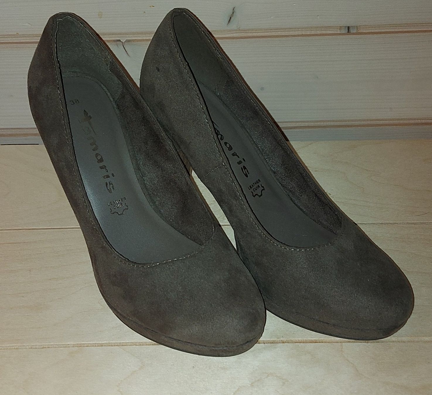 Tamaris Scarpe da donna: Pumps, braun, Wildleder look, Tamaris – Usato da Ebmatingen venduto da B_s_ynq5