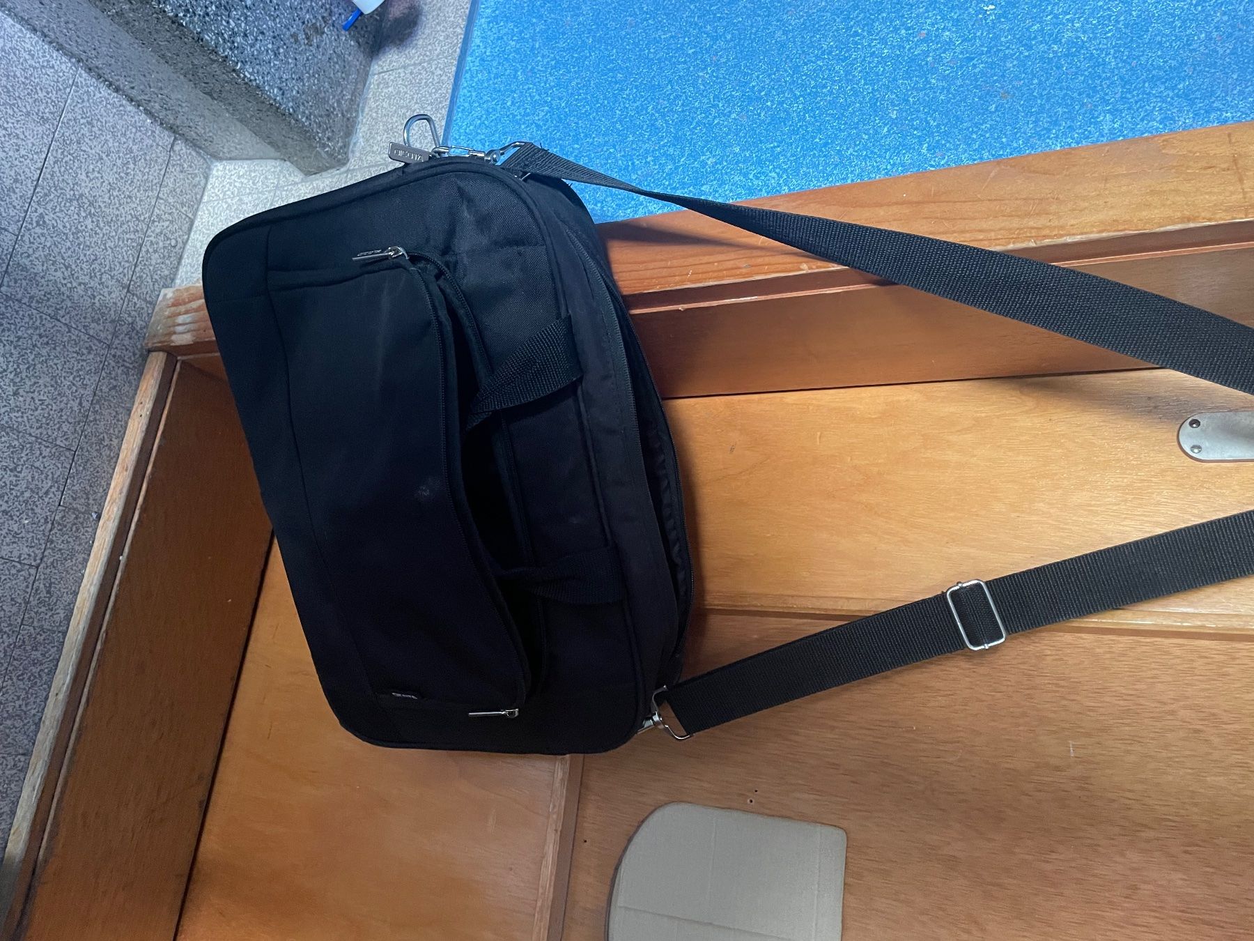 Koffer & Taschen: Aktentasche – Gebraucht aus Biberist von LASCHINDELEGI