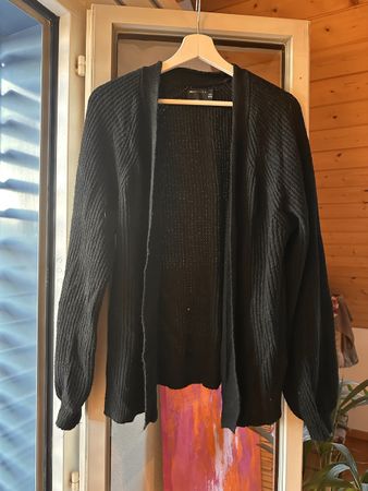 Schwarzer Strick Cardigan