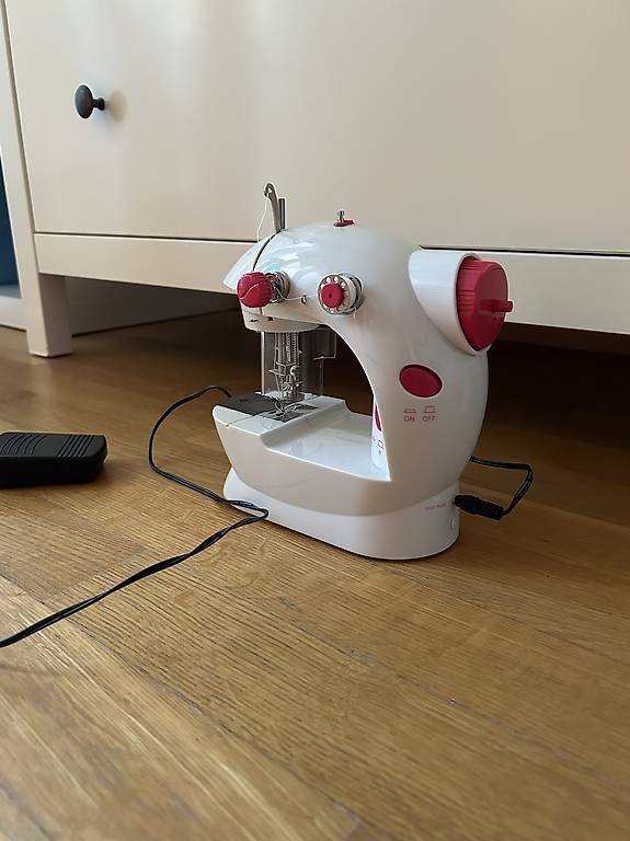 Macchine da cucire: Nähmaschine für Kinder – Usato da Basel venduto da LuigiBasel 2