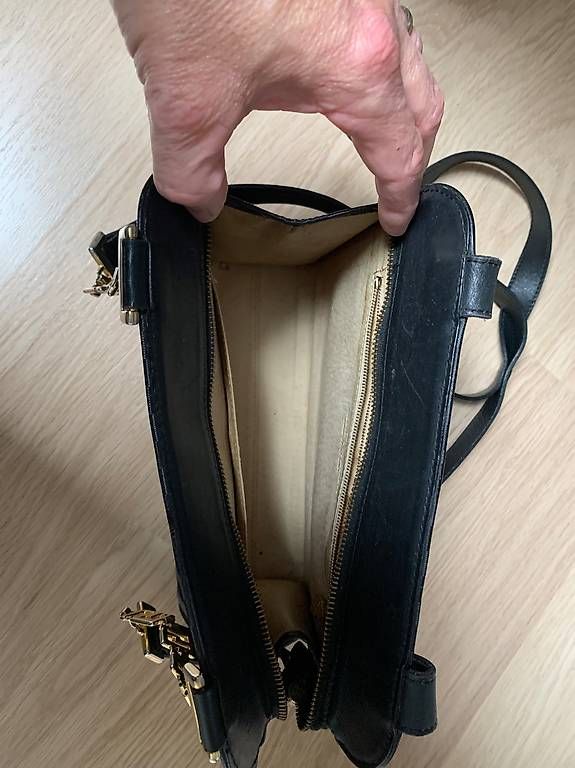 Taschen für Damen: Mollerus Hndtasche mit Tragegurt Schwarz / Gold – Gebraucht aus Lenzburg von Balubalu66 2
