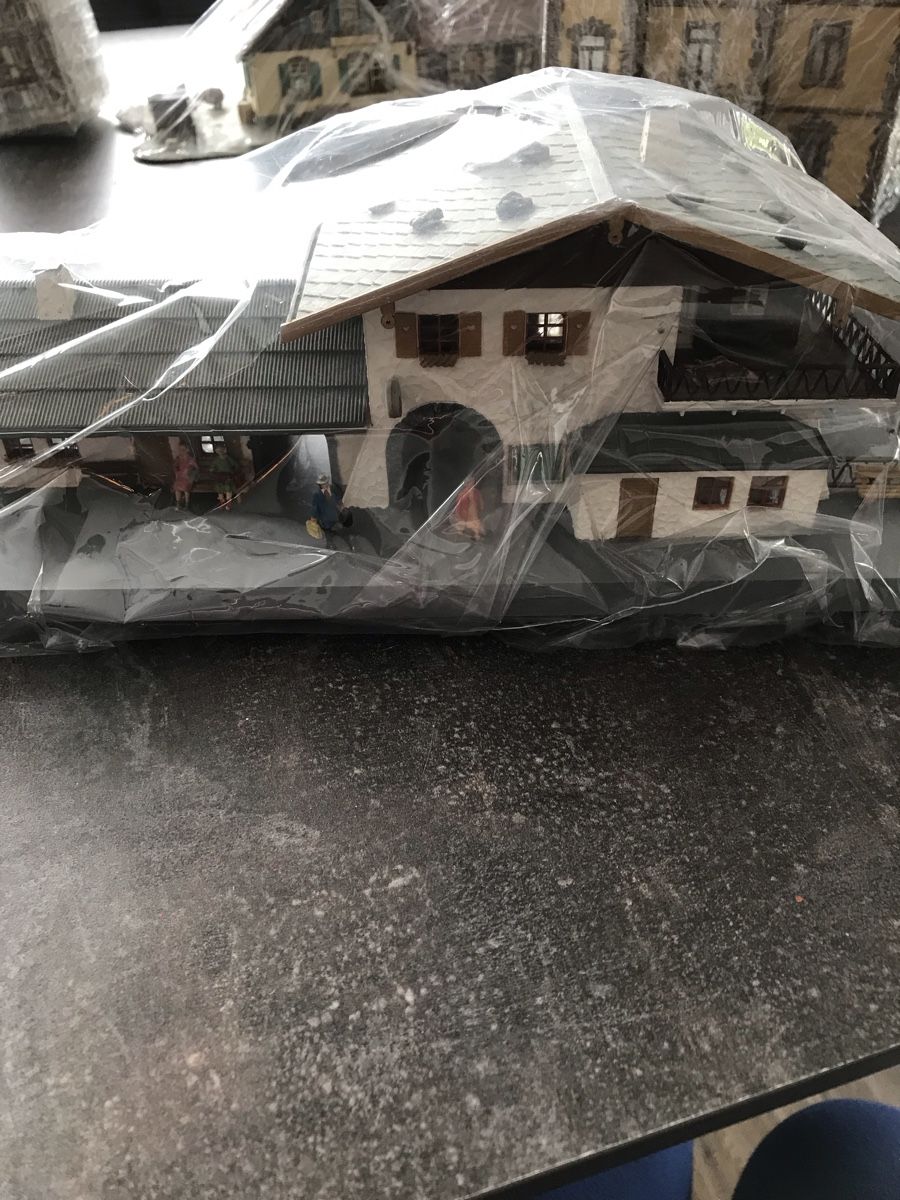 Faller Modellini di ferrovie: Modelleisenbahn Häuschen Lot eingepackt – Usato da Subingen venduto da Bea8 3