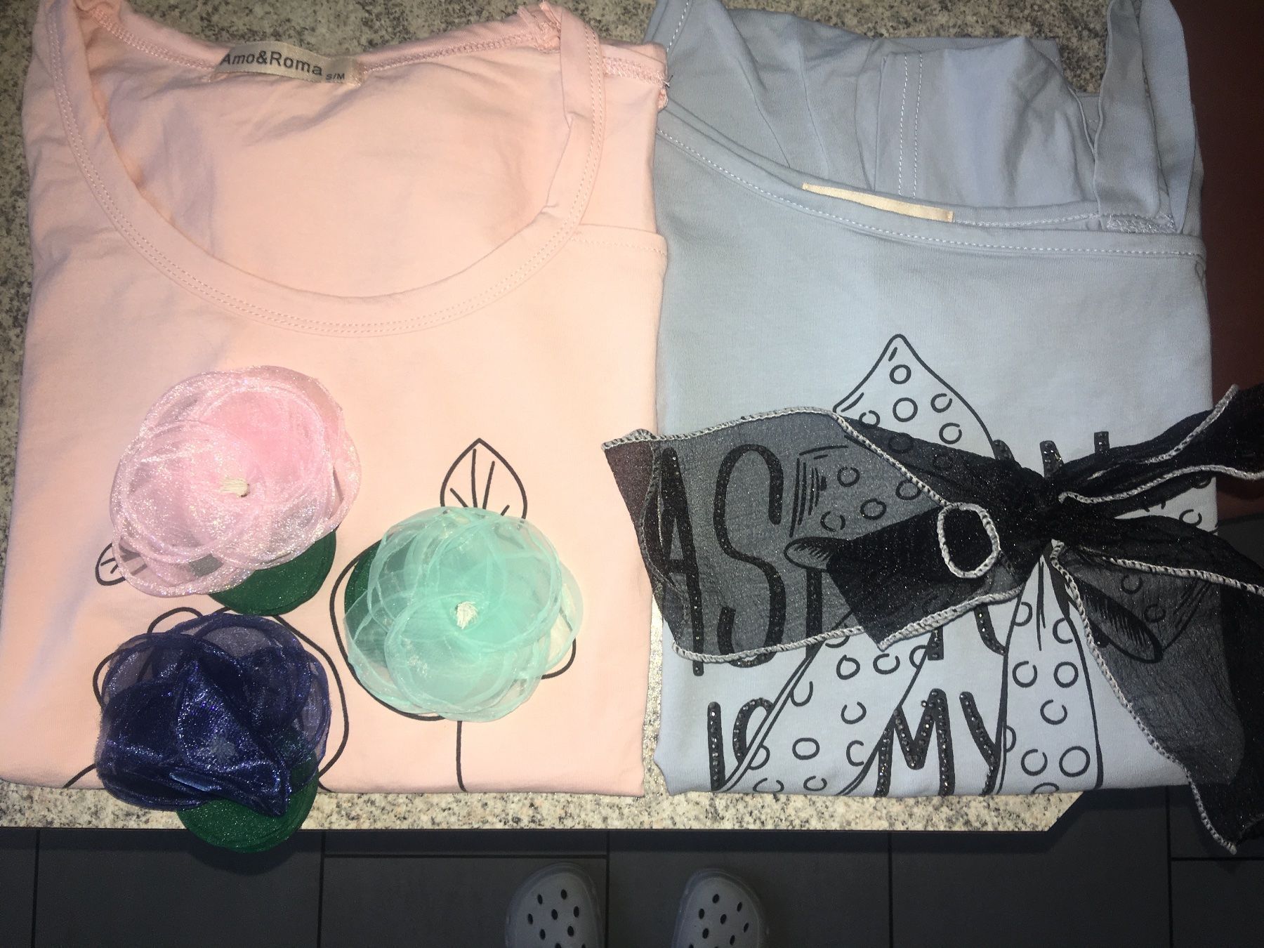 T-shirt: 2 DAMEN T-SHIRT GR S/M – Usato da basel venduto da lupettone 6