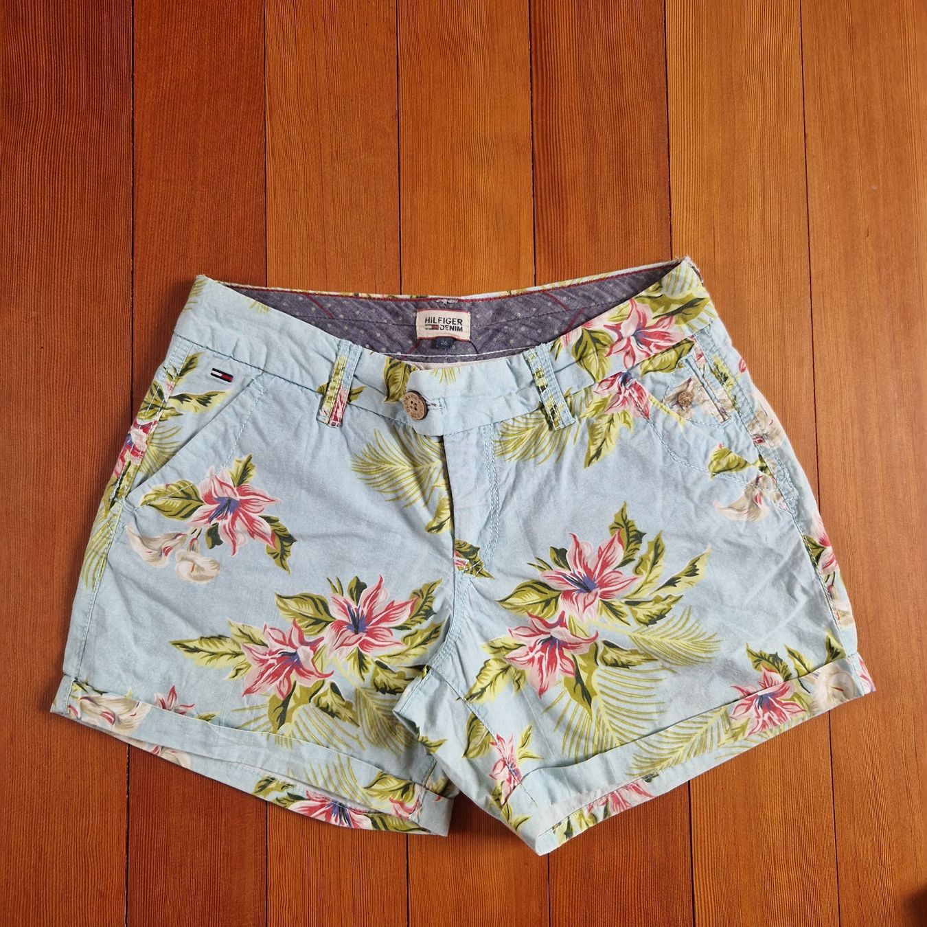 Tommy Hilfiger Hosen: Shorts Gr. 26 von Tommy Hilfiger – Gebraucht aus Muttenz von bebbi523