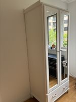 Kleiderschrank mit Spiegel