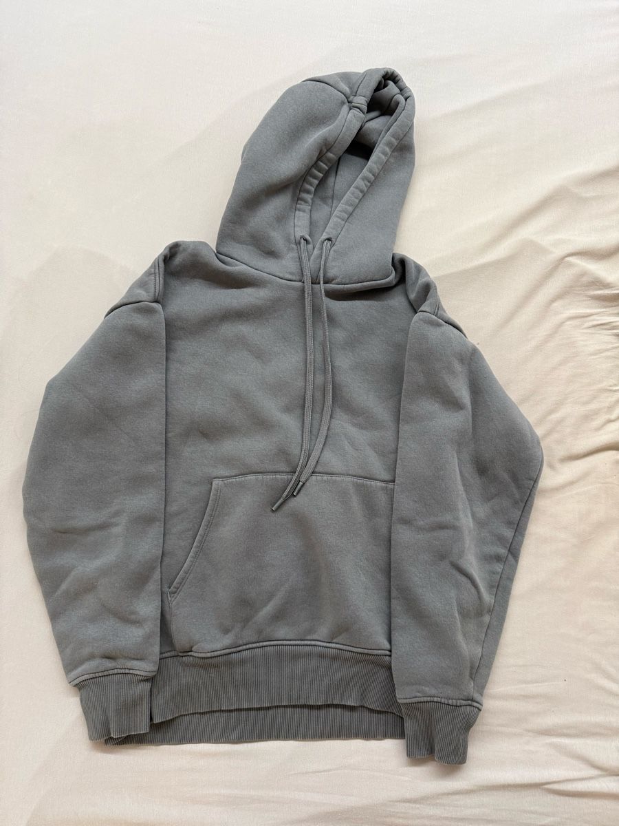 H&M Maglioni & Felpe: Sweat à capuche gris taille M bon état – Usato da Granges VS venduto da coraliegrd5