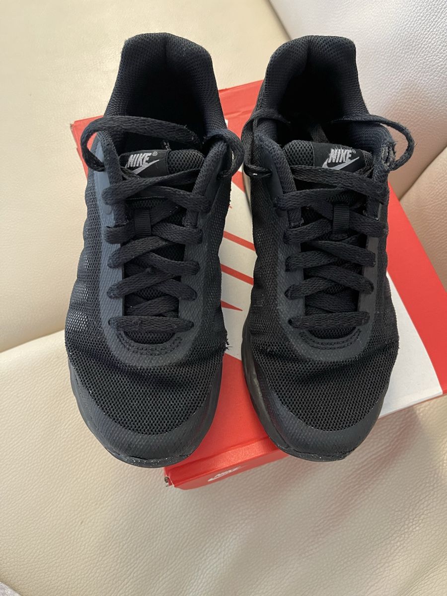 Nike Scarpe per ragazzi: Nike Air Max Invigor Gr. 36.5 – Usato da Wichtrach venduto da Adriana222 5