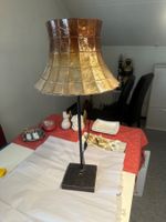 Tischlampe mit Capiz Muschel Schirm Metallfuss guter Zustand