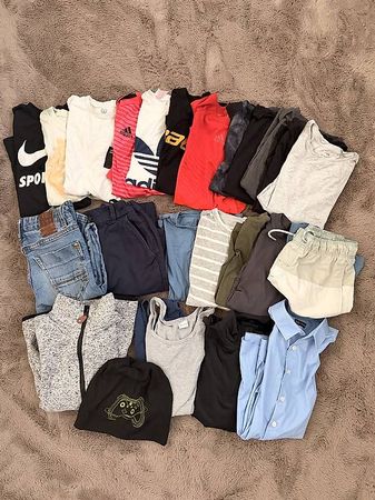 Kleiderpacket Jungen Gr. 134/140 (ausser Badehose)