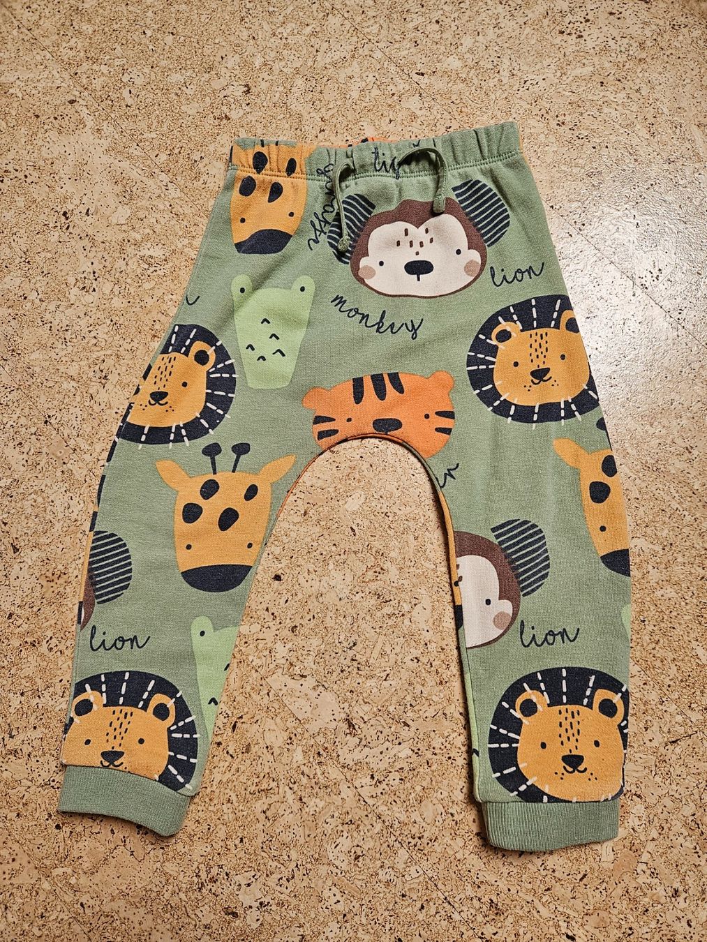 Pantaloni: Hose Gr.98 – Usato da Worb venduto da jun_fj8w