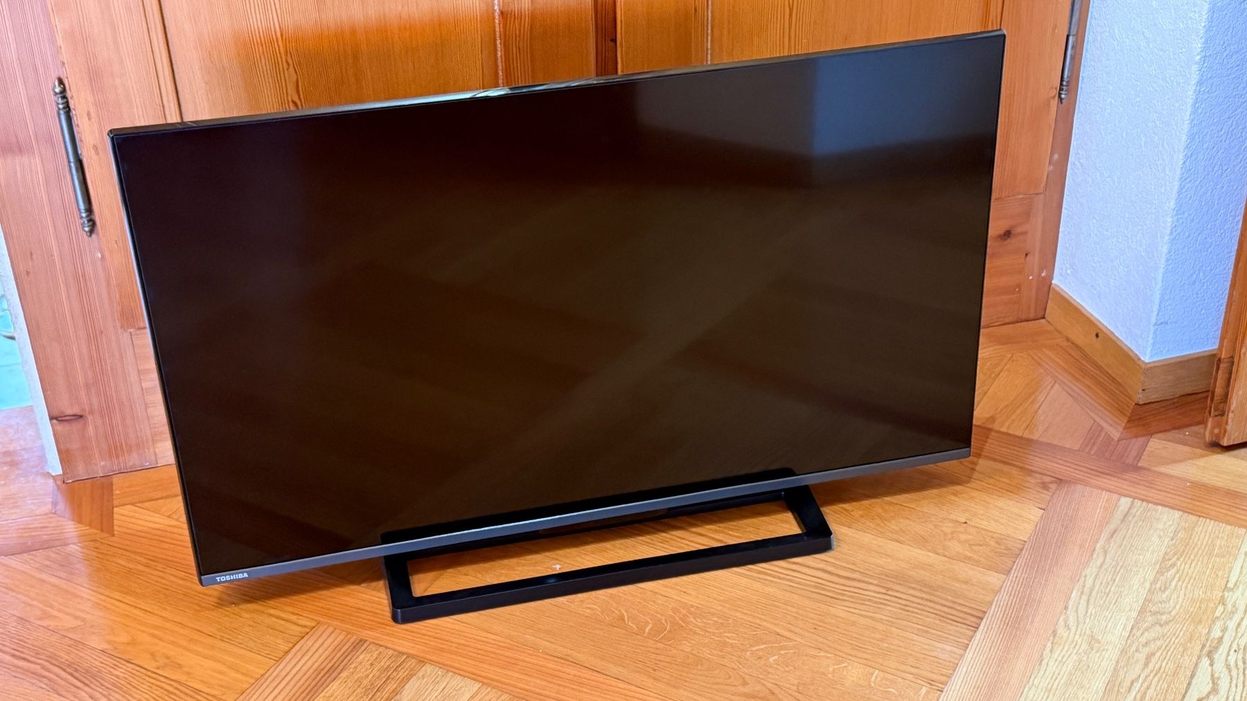 Toshiba Televisori: TV Toshiba neuve 43' – Usato da St-Légier-Chiésaz venduto da cimedelest