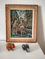 Peinture balinaise dans cadre sculpté à la main