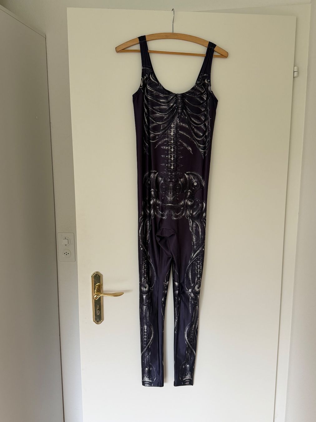 Tute: Skeleton jumpsuit size S-M – Usato da Zürich venduto da MariKondo 1