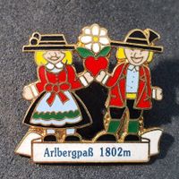 Y780 - Pin Mann & Frau mit Blume Arlbergpass 1802m