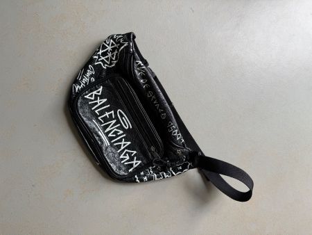 Balenciaga Graffiti Bauchtasche