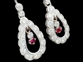 Diamanten 2.8ct und Rubine 0.2ct Ohrhänger 14k WG *S1837