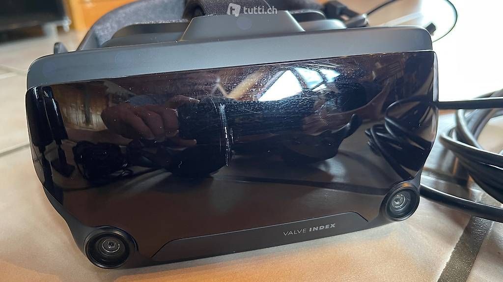 Valve VR Brille: Valve Index VR-Set mit Controllern & Basisstationen – Gebraucht aus Bern von  1