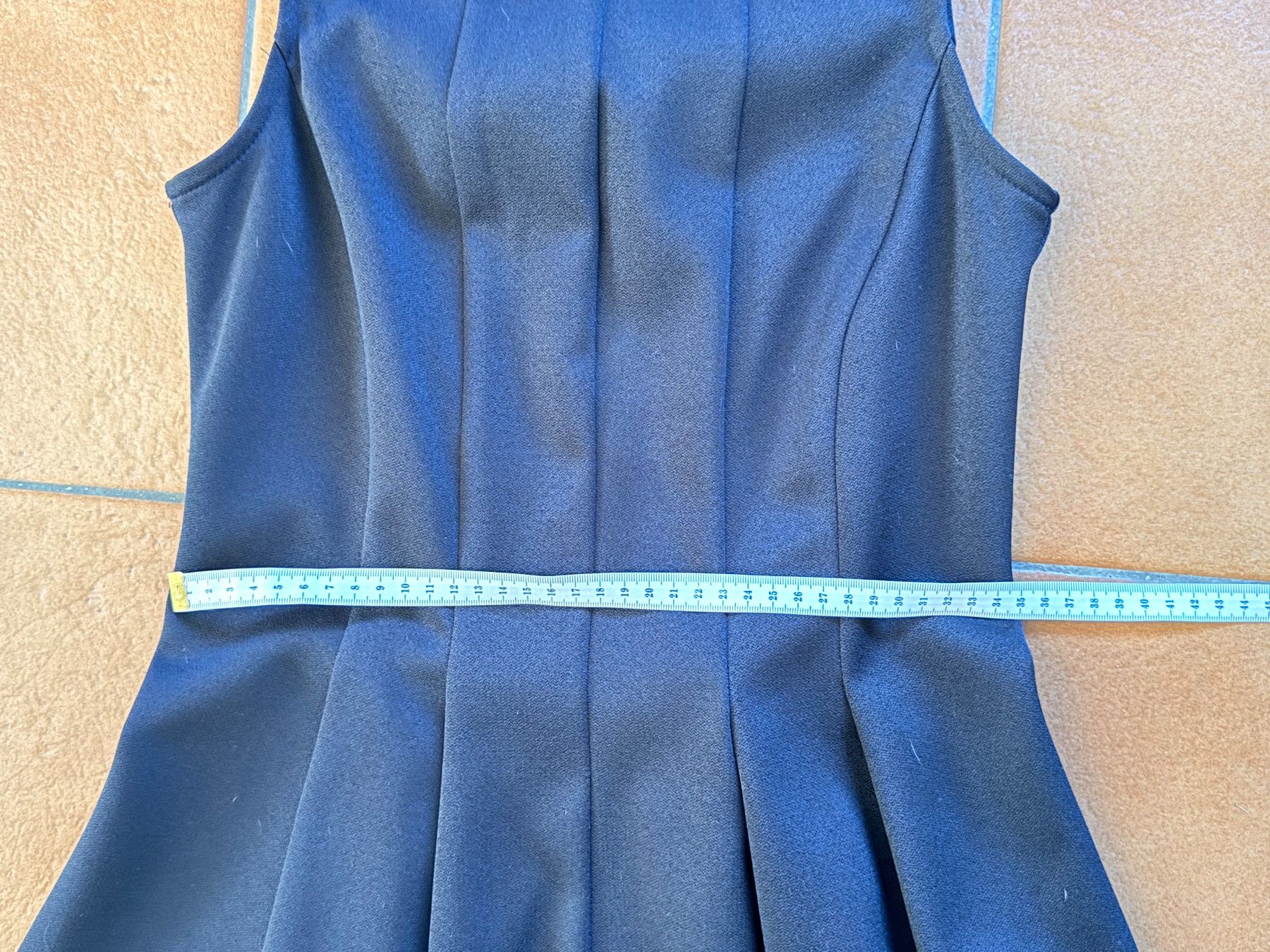 Vestiti: Abito nero elegante con colletto – Nuovo (secondo la descrizione) da Bellinzona venduto da bul_mvy5 8