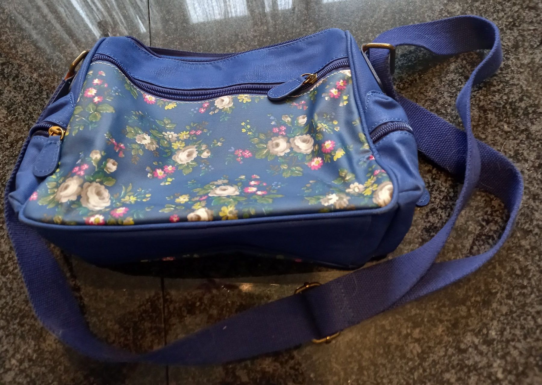 Candy Flowers Borse da donna: Umhängetasche Candy Flowers blau – Nuovo (secondo la descrizione) da Solothurn venduto da sweyla21 1