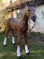 Lebensgroßes Pferde-Fohlen aus Kunststein für Garten & Innen