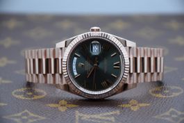 Rolex Day-Date 40 Olive Ref. 228235, Full-Set, 1. Hand, NEW