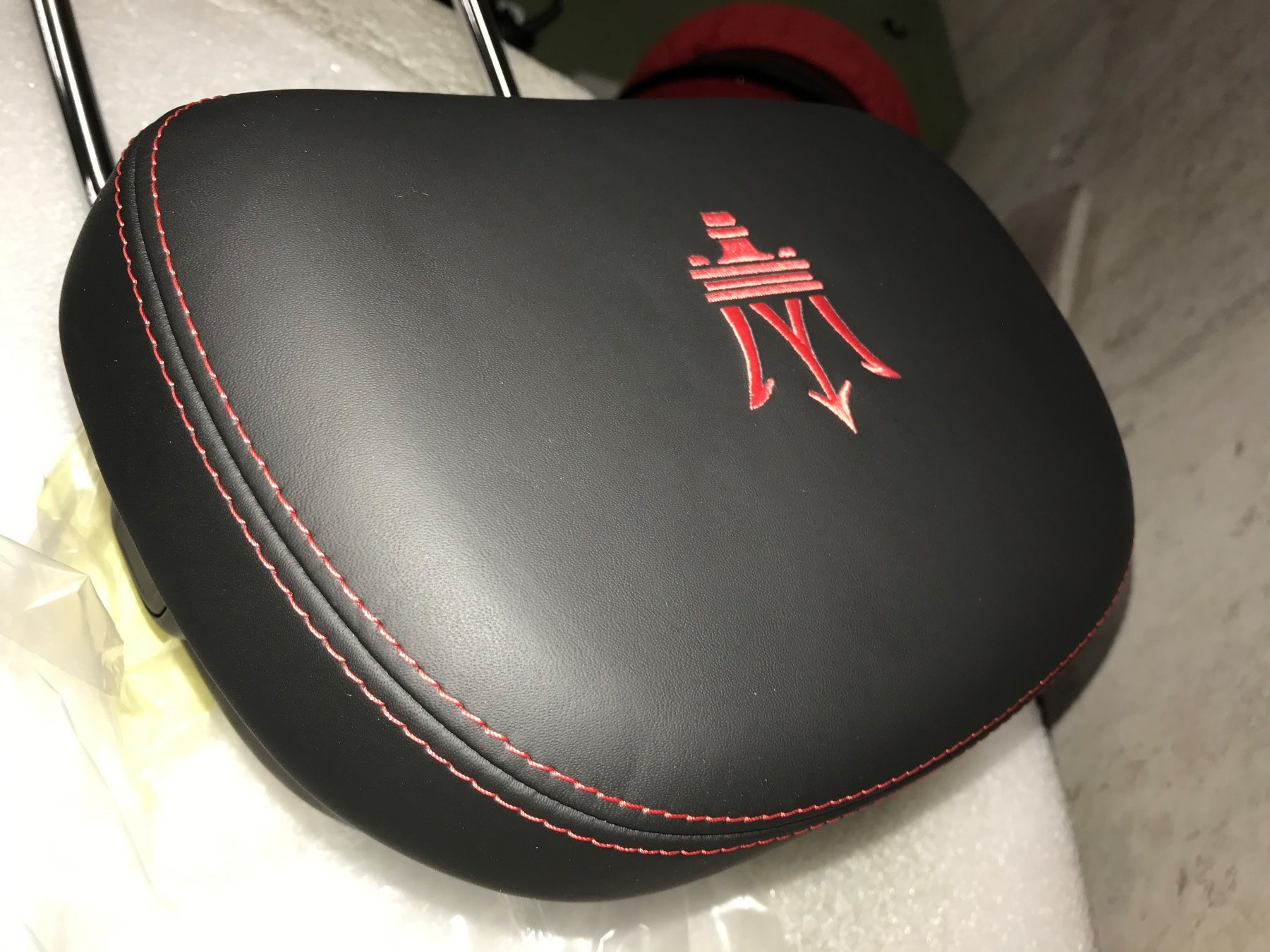 Accessori per altri veicoli: Maserati Sitz - Kopfstütze – Nuovo (secondo la descrizione) da Zug venduto da Welcome22 1