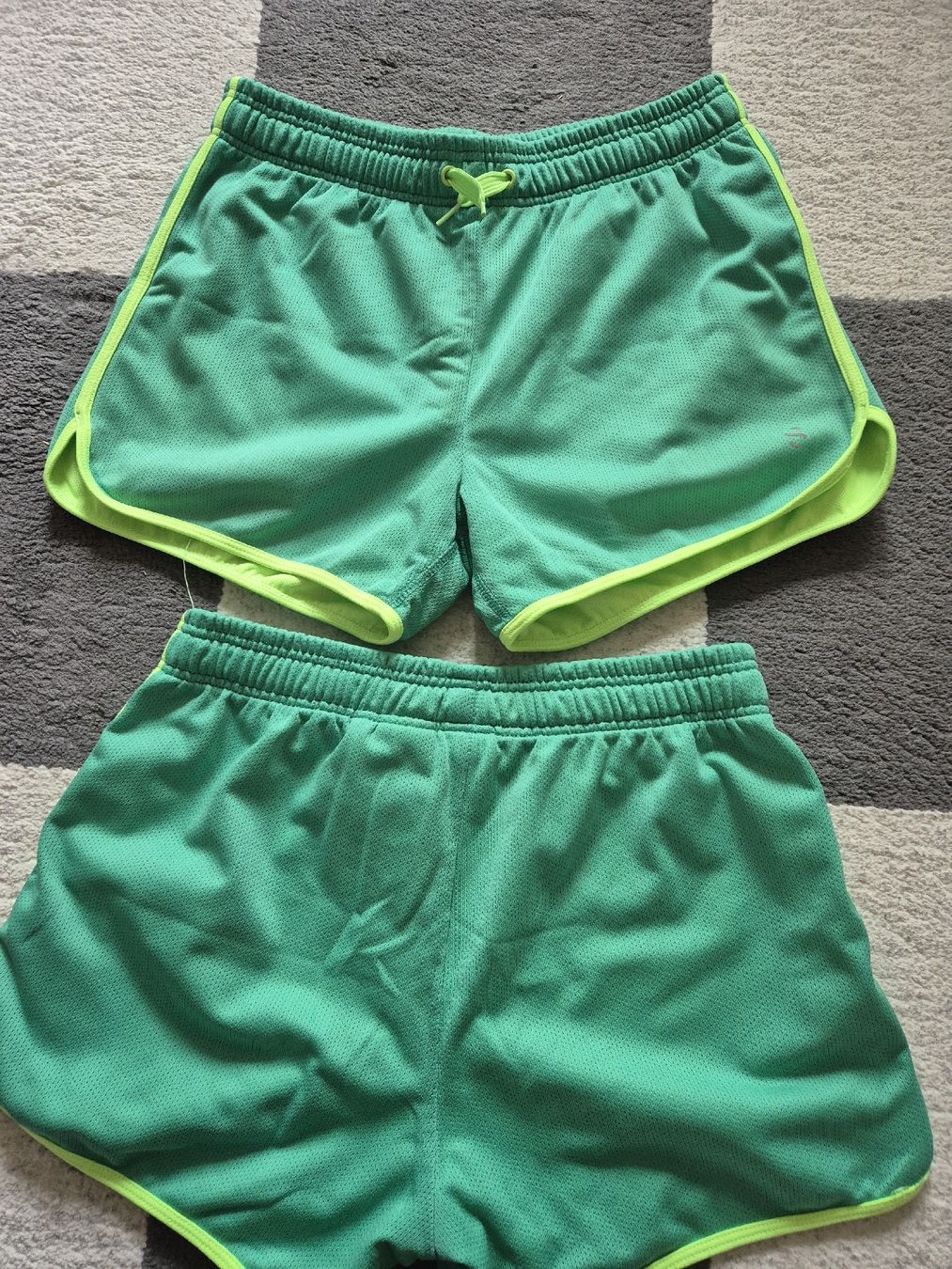 H&M Pantaloni: H&M Sport Shorts, 2 Stück – Nuovo (secondo la descrizione) da Aesch BL venduto da sar_j59l 2