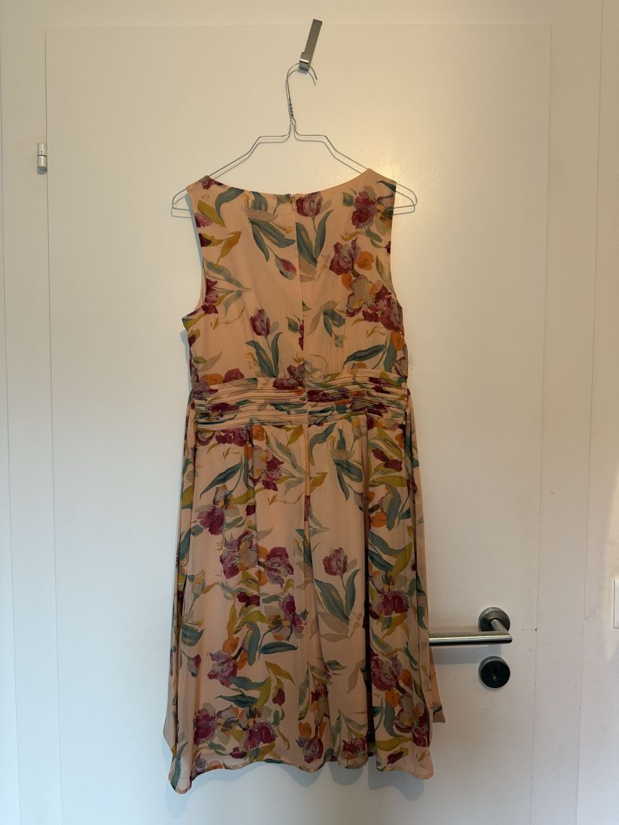 Esprit Vestiti: Esprit; SOMMERKLEID MIT BLUMENMUSTER – Nuovo (secondo la descrizione) da Winterthur venduto da ell_j7wr 3
