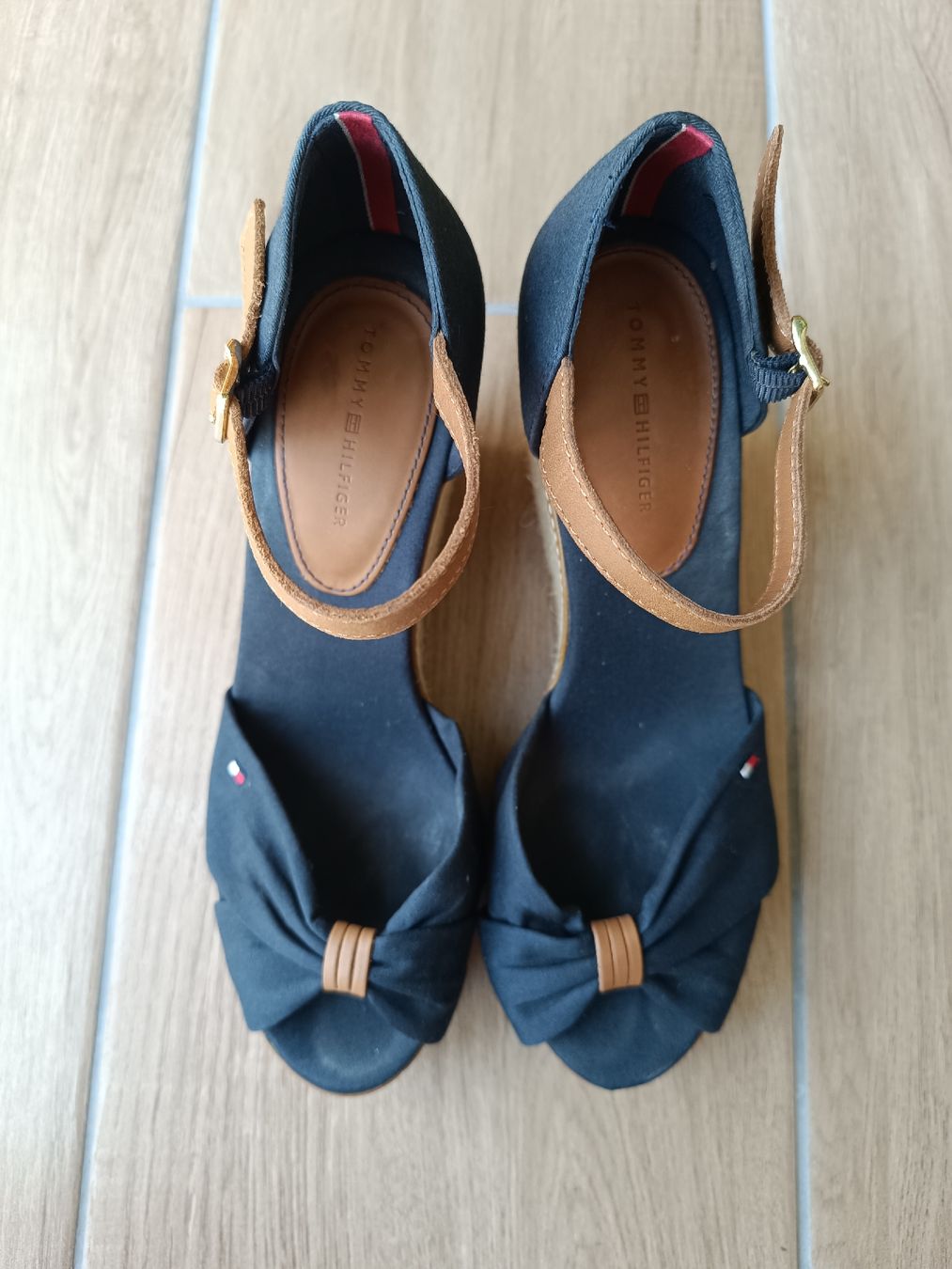 Tommy Hilfiger Chaussures femmes: Sandalen blau Tommy Hilfiger – D'occasion à Wolfwil par SecondOwner 3