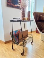 Mid-Century Zeitungsständer auf Rollen