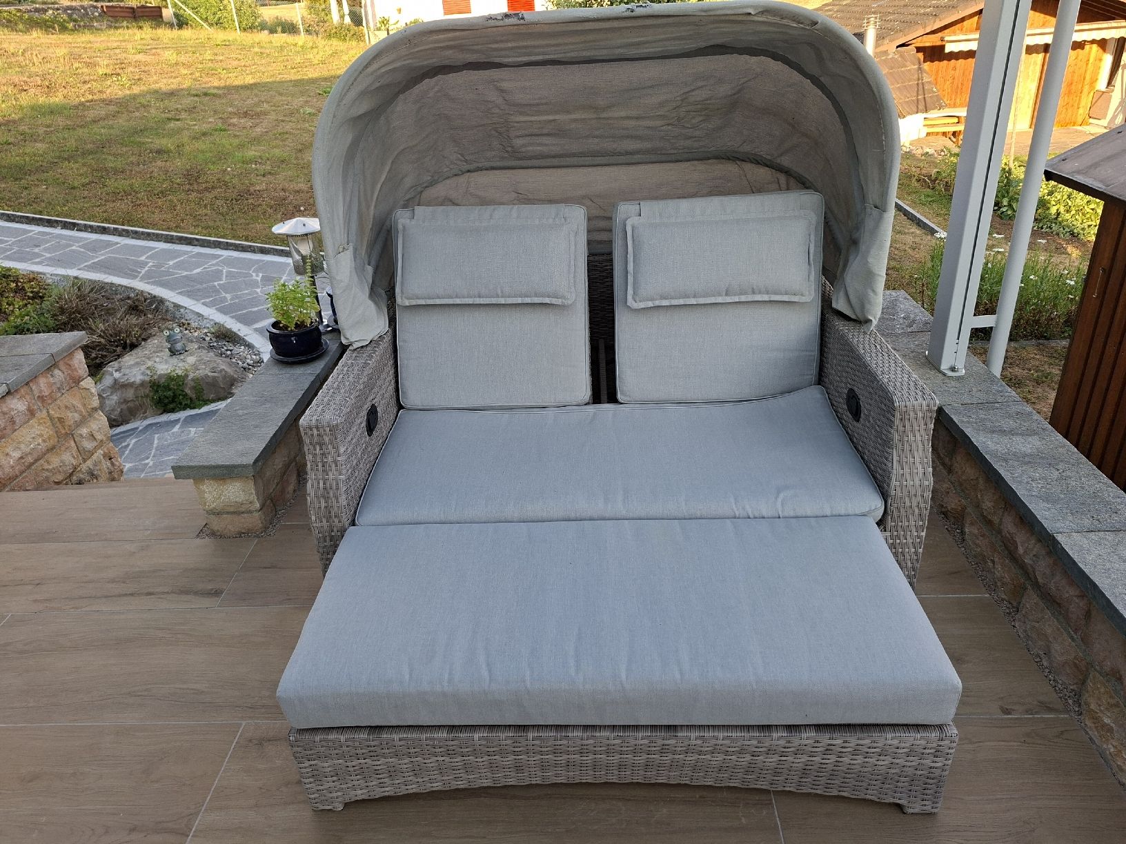 Chaises longues: Rattanliege mit Dach – D'occasion à Büsserach par Grenzstein