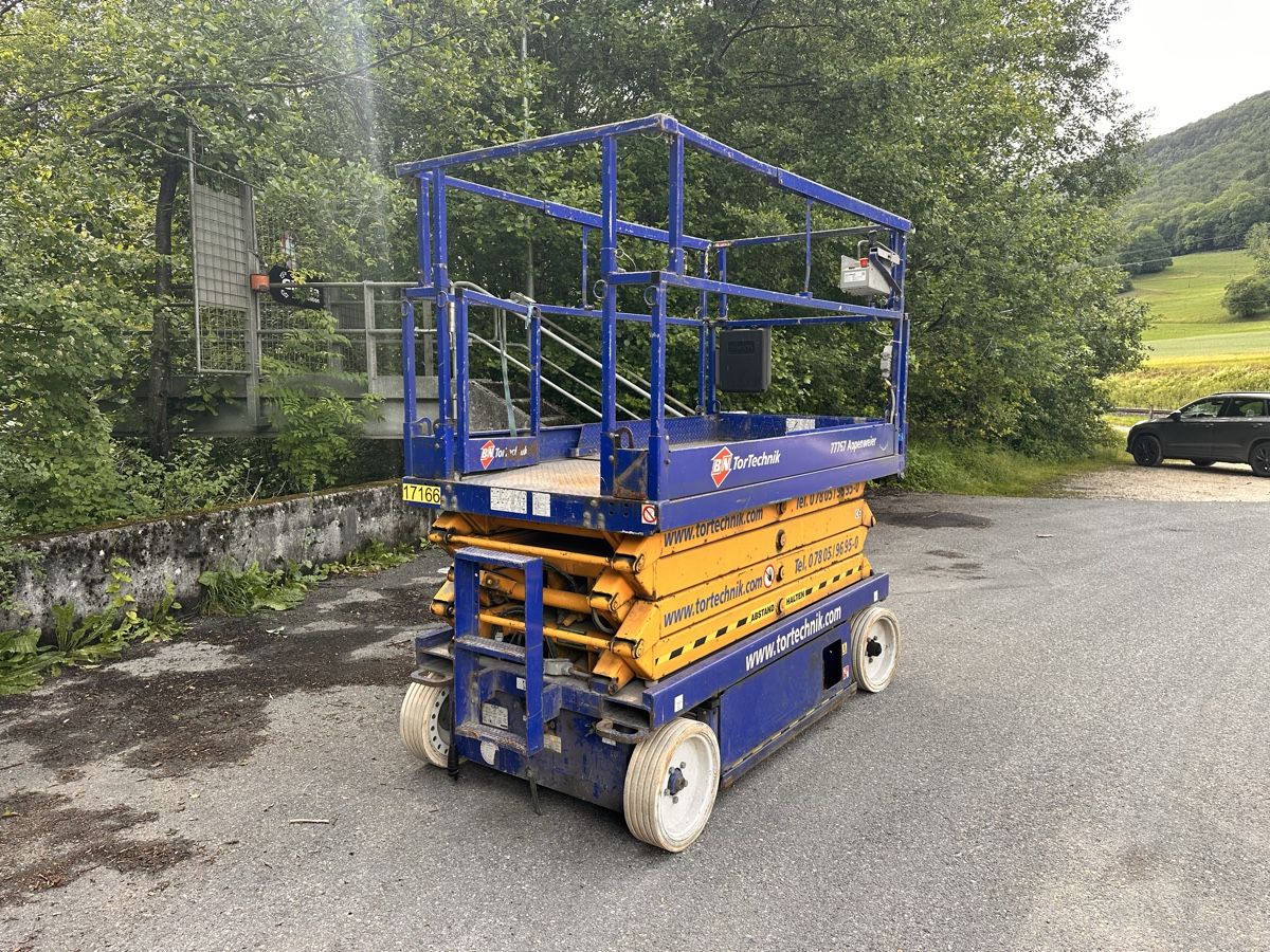 Piattaforme elevatrici & Crick: Hebebühne, Arbeitsbühne – Usato da lyssach venduto da brax2019 4