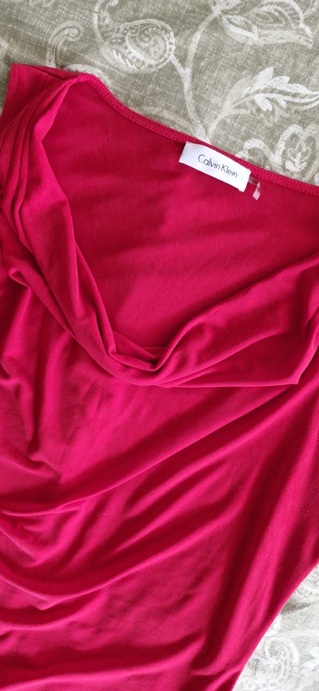 Calvin Klein Camicette: CK red top – Usato da Bonstetten venduto da Denitza87 1