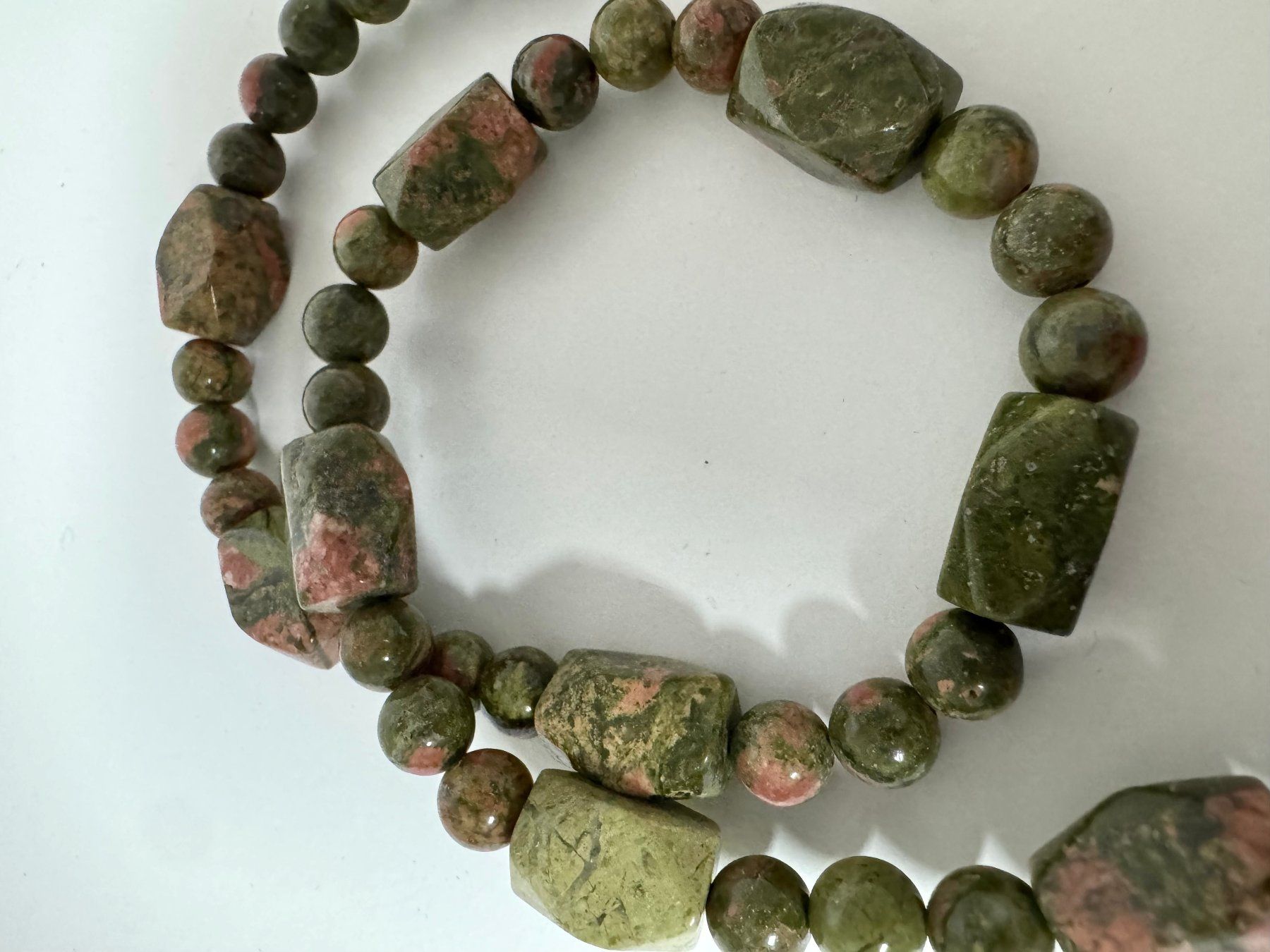 Catenine: Halskette Epidot, Unakit . – Nuovo (secondo la descrizione) da Biberist venduto da tl-schmuck 2