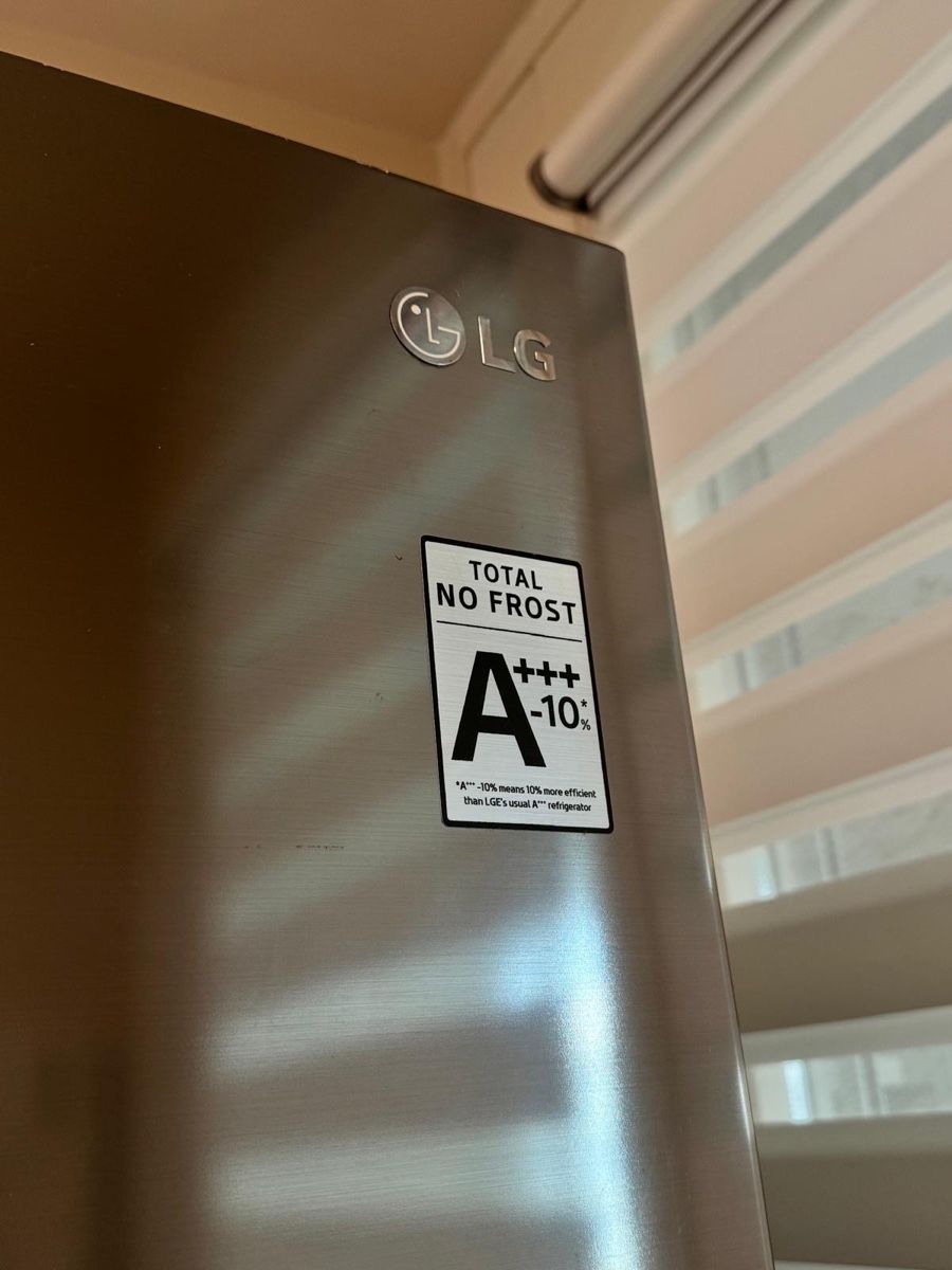 Réfrigérateurs: Frigo avec congélateur LG (ne refroidit plus) – Défectueux à St. Gallen par  1
