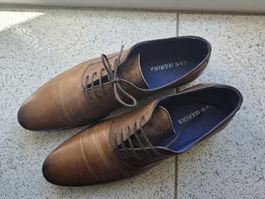 chaussures en cuir San Marina T 43