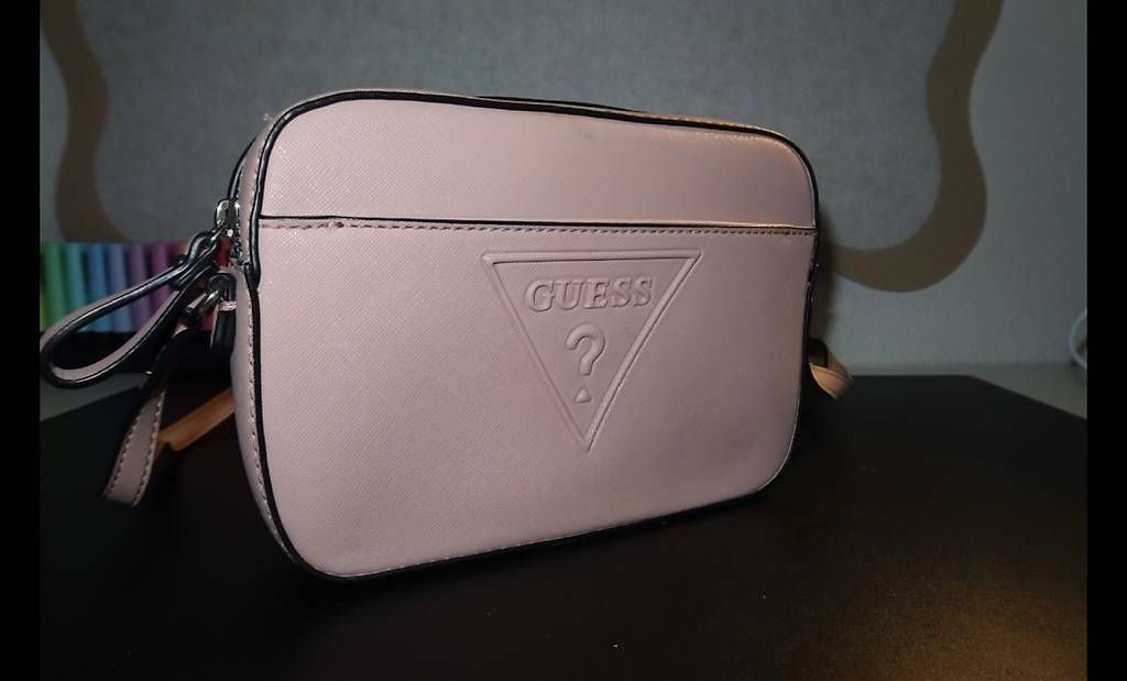 Borse da donna: Guess rosa Umhängetasche – Usato da Spreitenbach venduto da Sabrina.dc 1